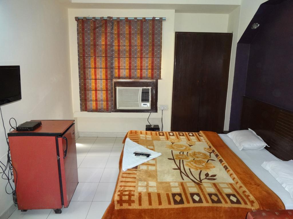 Hotel Elegant International New Delhi Extérieur photo
