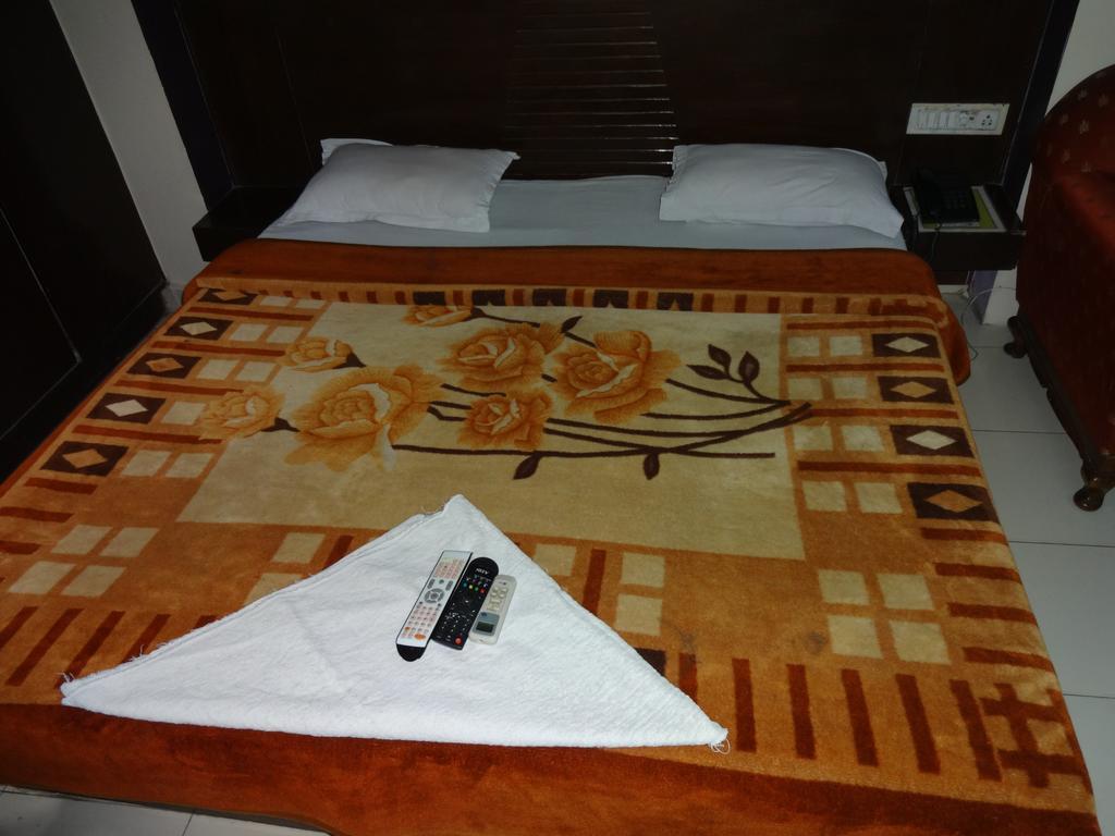 Hotel Elegant International New Delhi Chambre photo