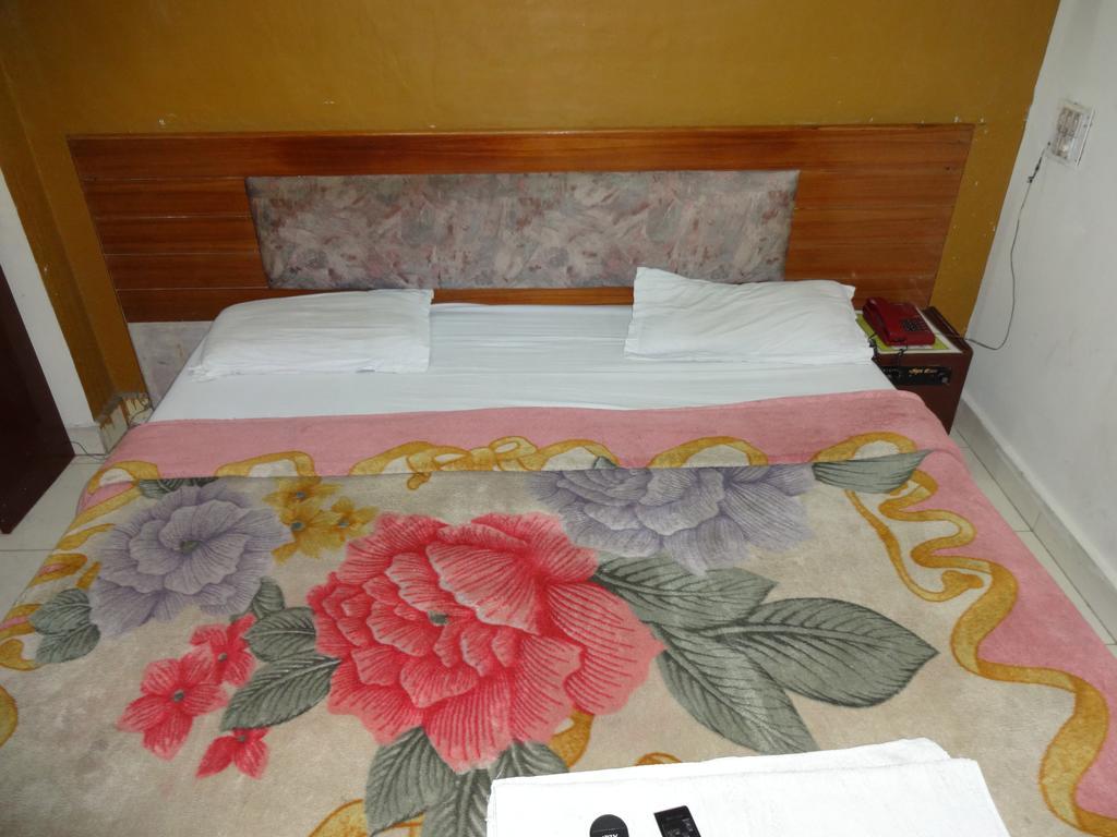 Hotel Elegant International New Delhi Extérieur photo